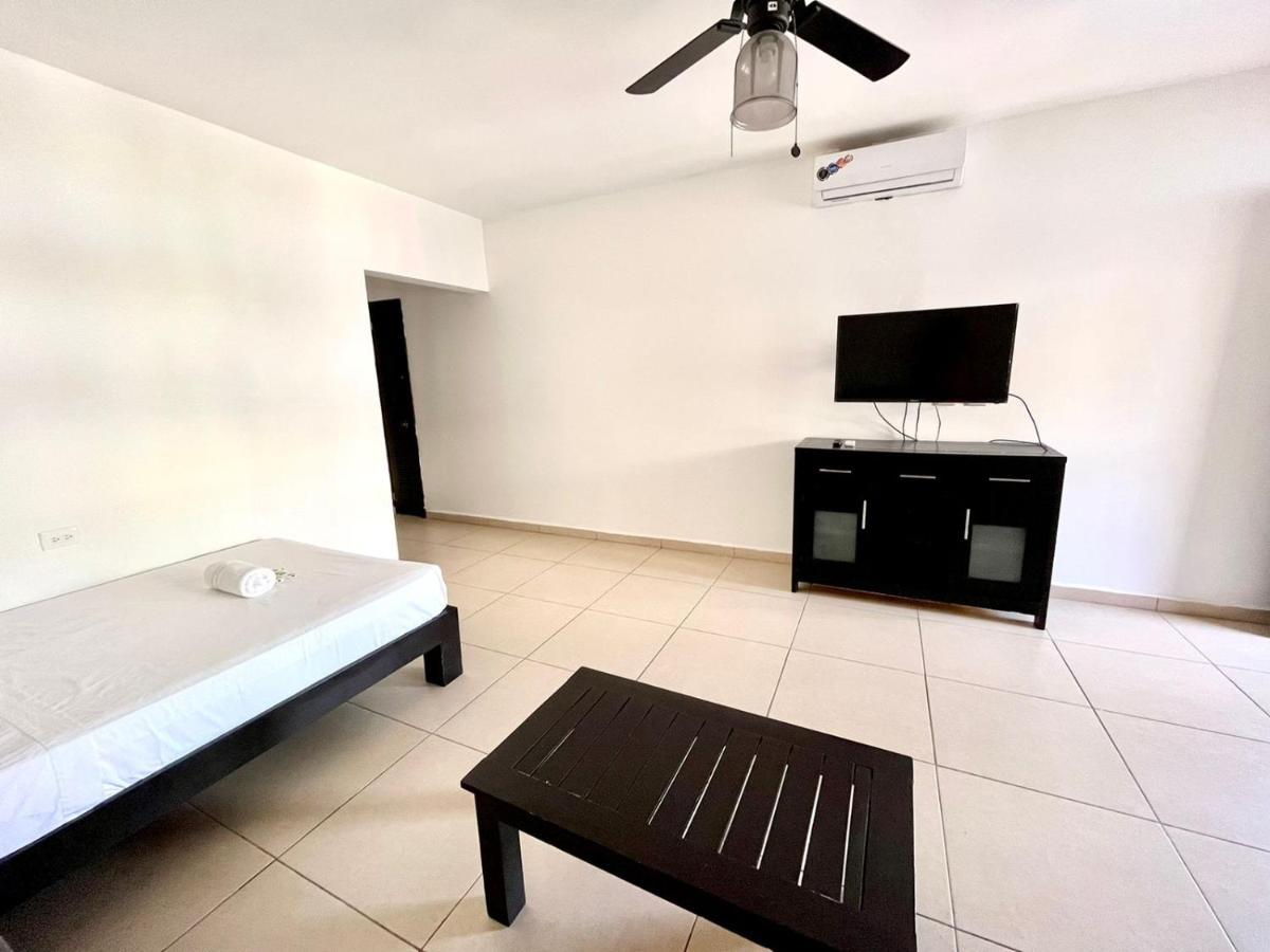 We Playa Hotel Playa del Carmen Exterior foto